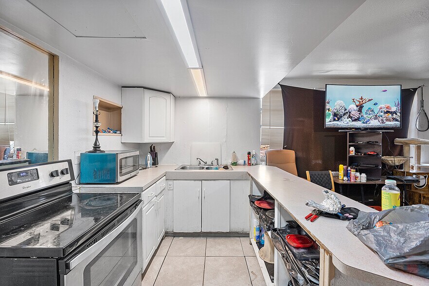 More Photos Of 2435 N Dixie Hwy, Wilton Manors Apartments For Sale