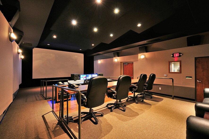 More Photos Of 5325 Topanga Canyon Blvd, Woodland Hills Office Residential For Lease