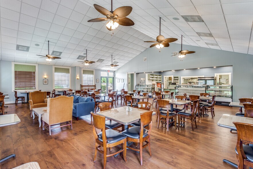 More Photos Of 17297 Stuebner Airline Rd, Spring Restaurant For Sale