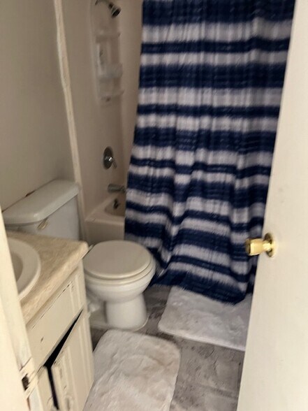 More Photos Of 201 Colony Dr, Enterprise Apartments For Sale