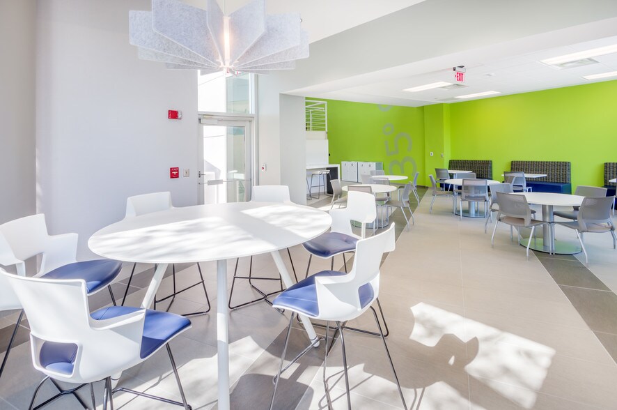 More Photos Of 20 TW Alexander Dr, Research Triangle Pk Research And Development For Lease