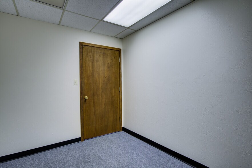 More Photos Of 225 S Academy Blvd, Colorado Springs Office For Sale