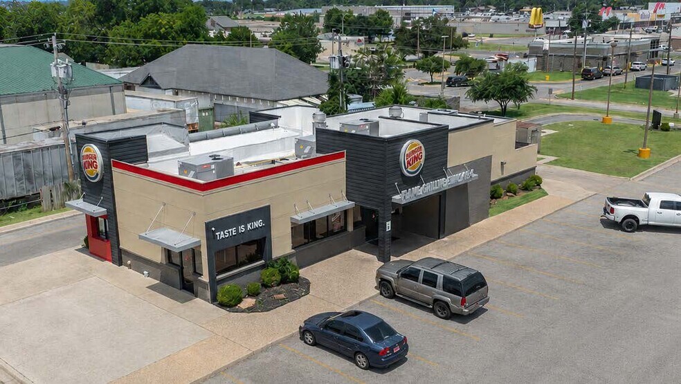 Primary Photo Of 2929 SW 29th St, Oklahoma City Fast Food For Sale