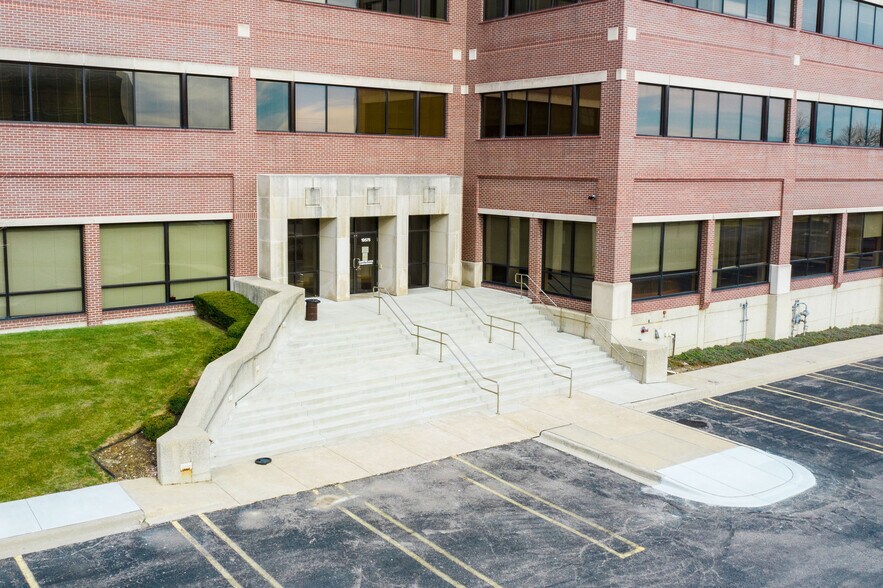 More Photos Of 19575 Victor Pky, Livonia Office For Sale