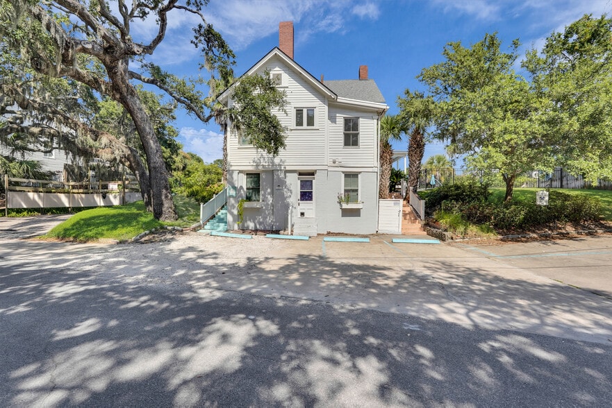 More Photos Of 21 Officers Row, Tybee Island Hospitality For Sale