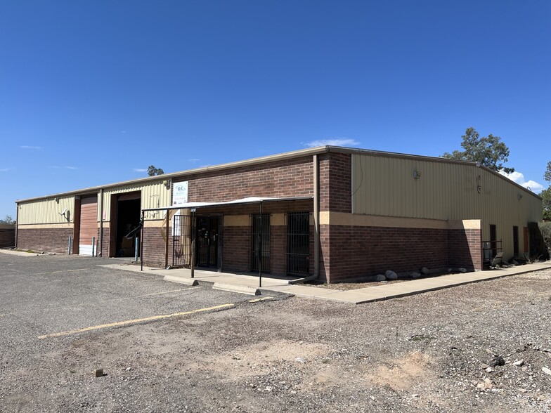 Primary Photo Of 3528 S Dodge Blvd, Tucson Service For Lease