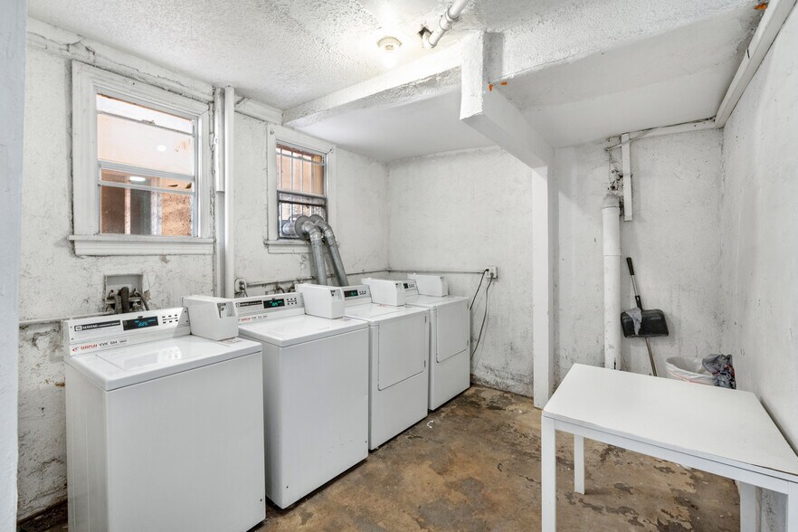 More Photos Of 146-150 Douglas St, Los Angeles Apartments For Sale