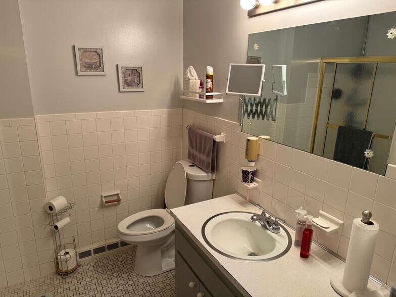 More Photos Of 1400 Ranchland Dr, Mayfield Heights Apartments For Sale