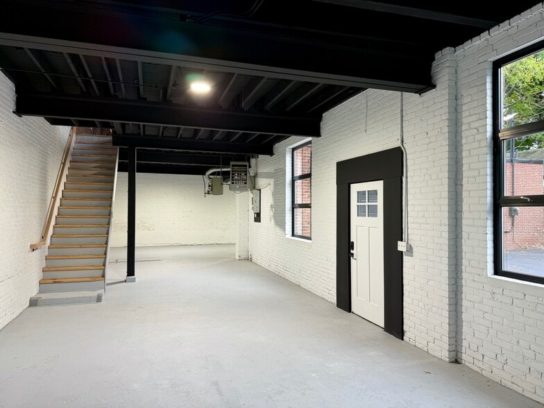 More Photos Of 115 Belden St, New Britain Office For Lease