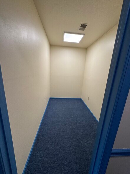 More Photos Of 51 Maddex Dr, Shepherdstown Office For Lease