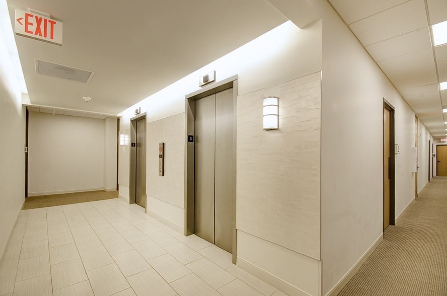 More Photos Of 1600 E Pioneer Pky, Arlington Medical For Lease