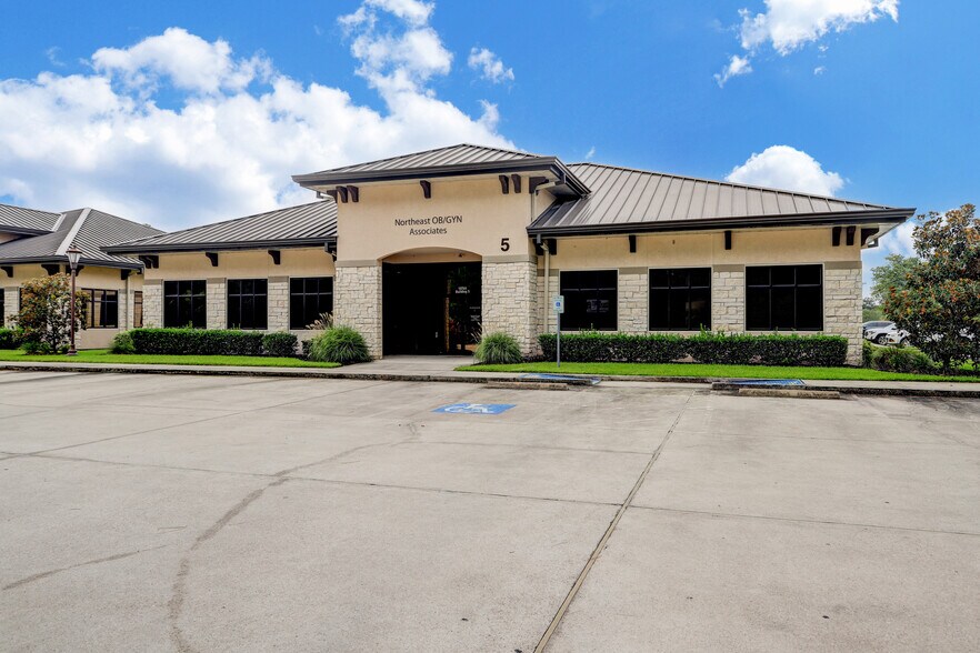 More Photos Of 19701 Kingwood Dr, Kingwood Medical For Sale