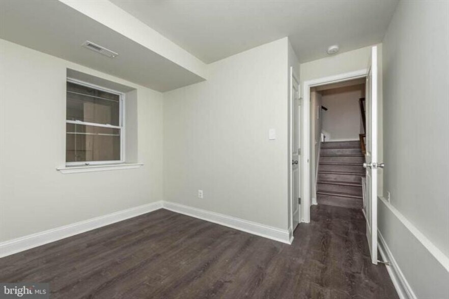 More Photos Of 400 N Patterson Park Ave, Baltimore Flex For Sale