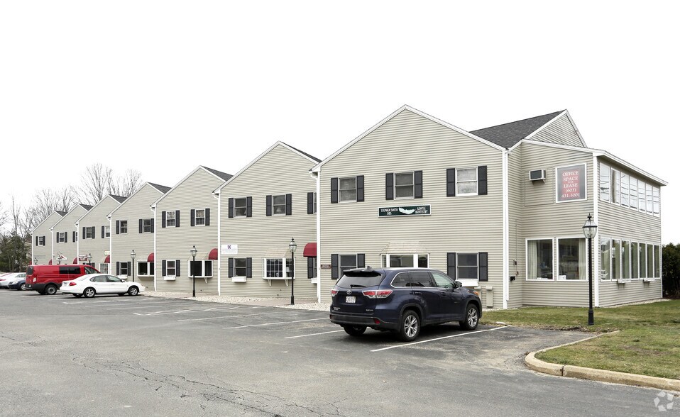 More Photos Of 861 Lafayette Rd, Hampton Office For Lease