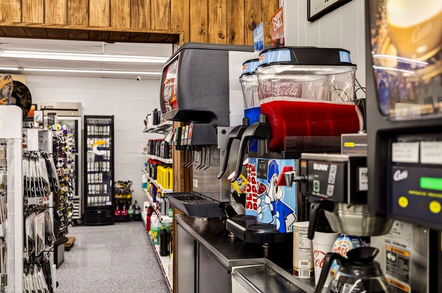 More Photos Of 6118 W Jim Bilton Blvd, Saint George Convenience Store For Sale