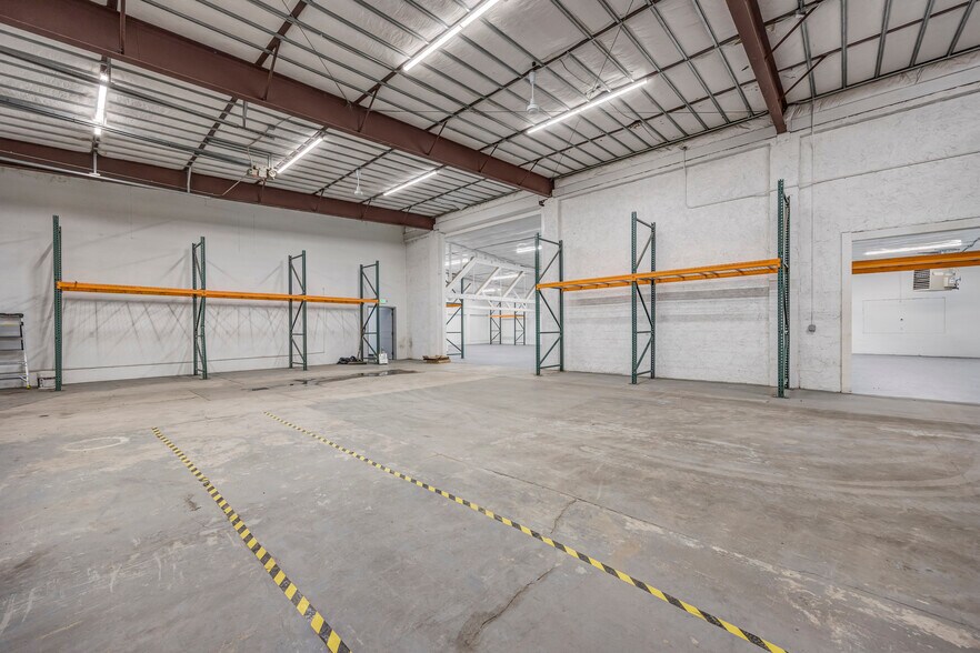 More Photos Of 323 6th St, Umatilla Industrial For Lease