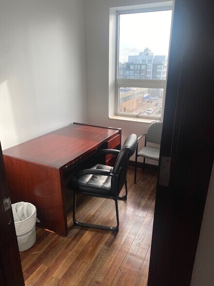 More Photos Of 32-56 Steinway St, Astoria Medical For Lease
