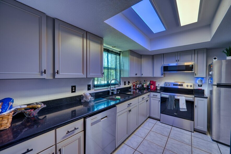 More Photos Of 25038 Harborview Rd, Port Charlotte Apartments For Sale