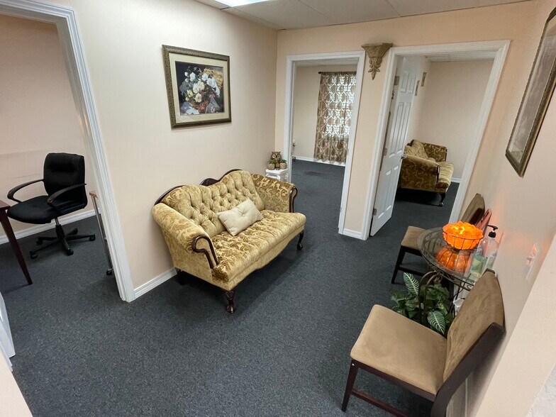 More Photos Of 3830 Williamsburg Park Blvd, Jacksonville Medical For Sale