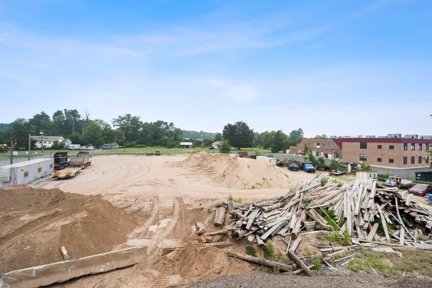 More Photos Of , Simsbury Unknown For Sale