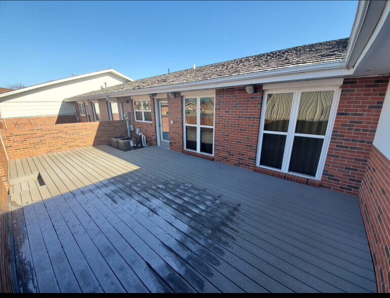 More Photos Of 3003 Hall St, Hays Medical For Sale