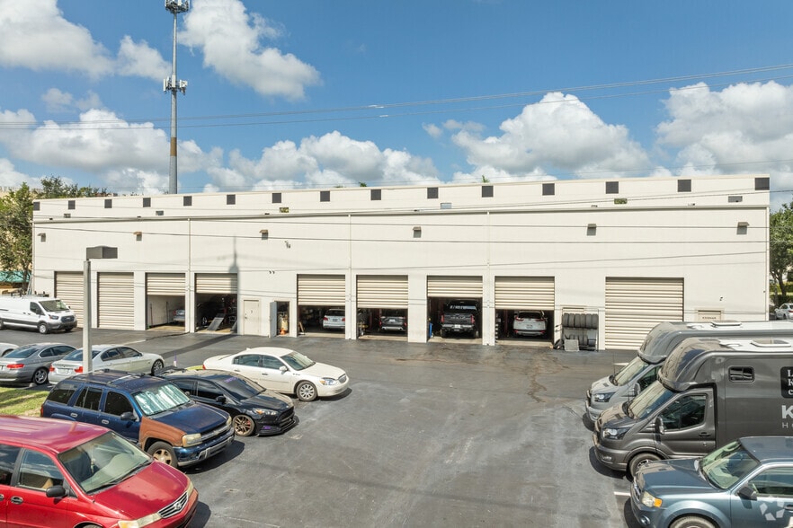 More Photos Of 3200 Fairlane Farms Rd, Wellington Unknown For Lease