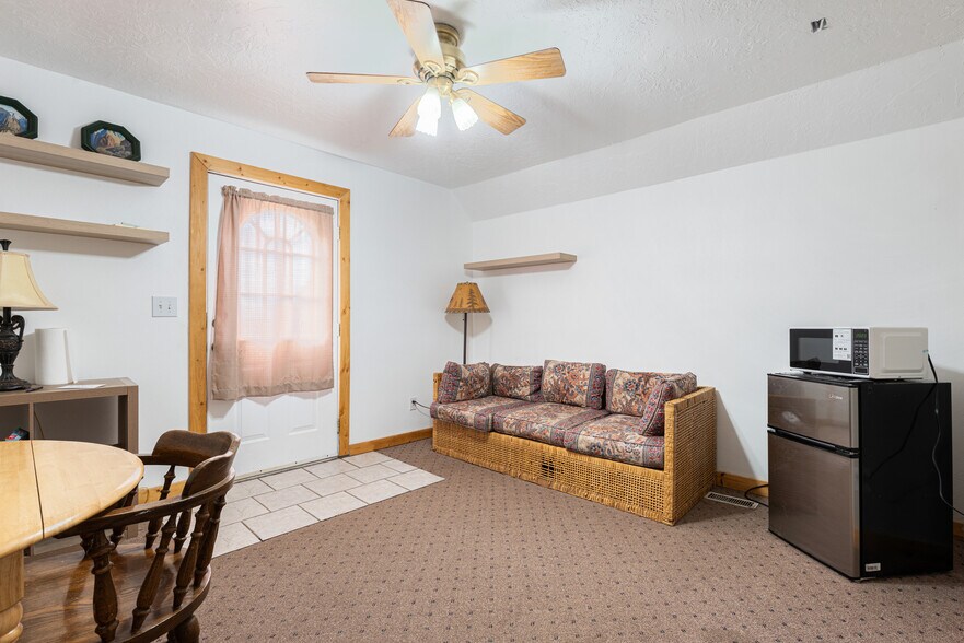 More Photos Of 11550 Pigeon Hollow Rd, Spring City Hotel For Sale