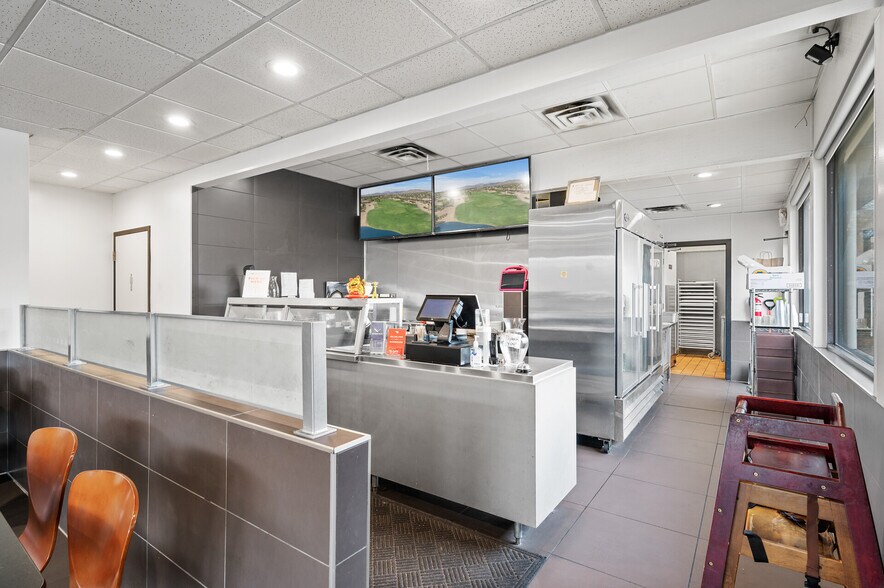 More Photos Of 7429 E River Rd, Fridley Restaurant For Sale