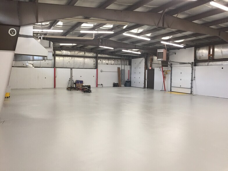 More Photos Of 860 Hudson River Rd, Mechanicville Manufacturing For Lease