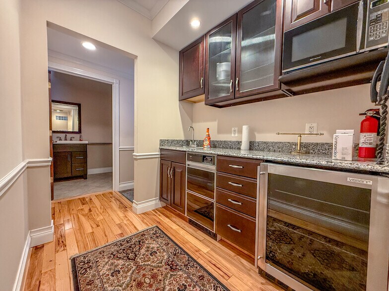 More Photos Of 89 Duke St, Prince Frederick Freestanding For Lease