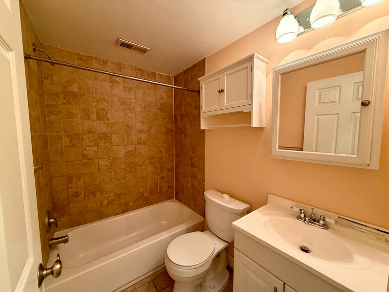 More Photos Of 1447 William St, Baltimore Apartments For Sale