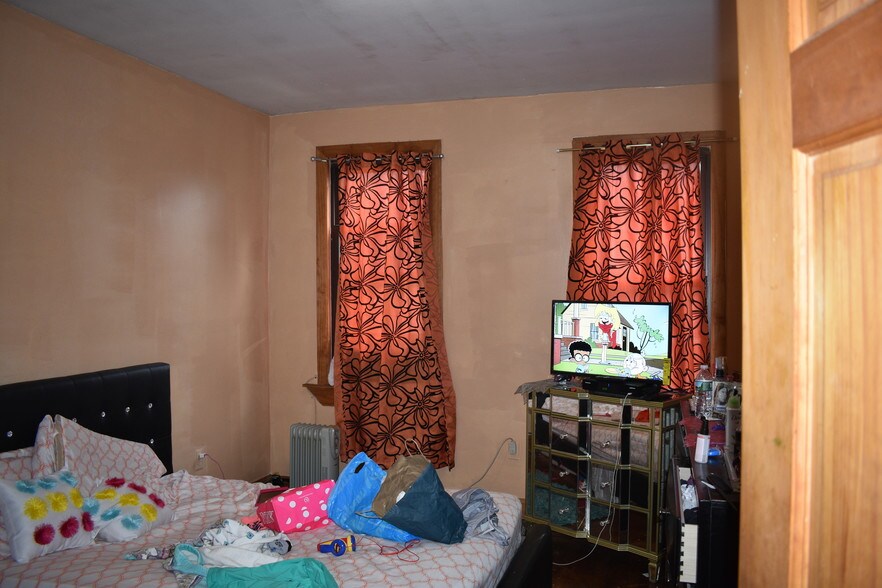 More Photos Of 734 E 227th St, Bronx Apartments For Sale