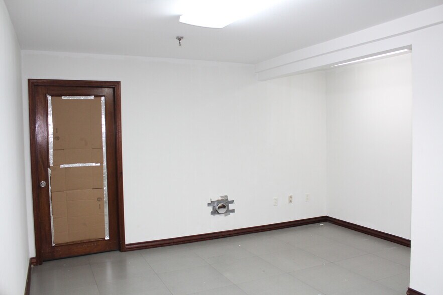 More Photos Of 1970 NW 70th Ave, Miami Warehouse For Lease