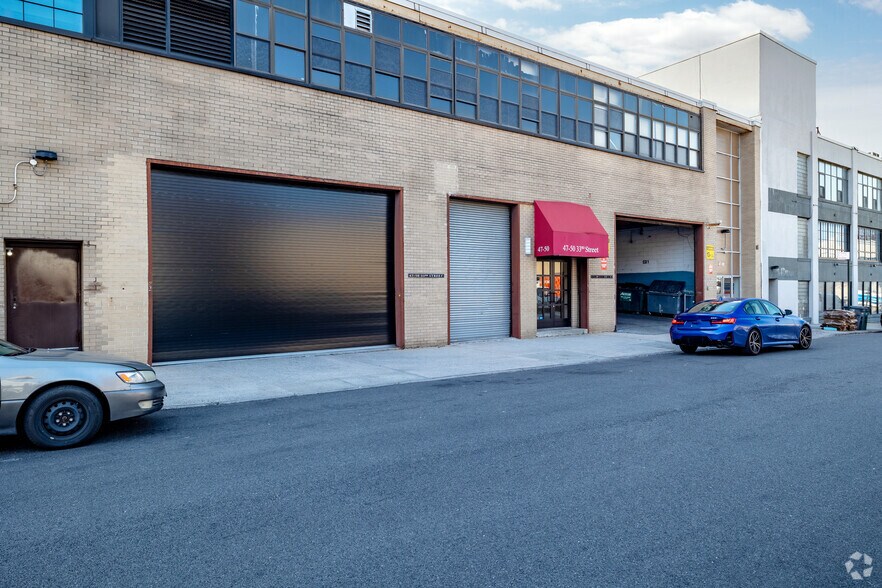 More Photos Of 4750 33rd St, Long Island City Warehouse For Lease