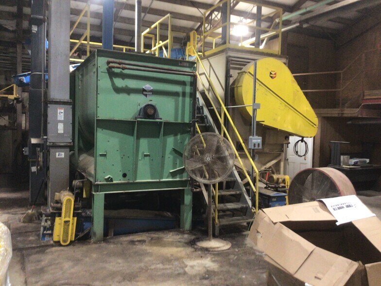 More Photos Of 130 E 11th St, Monticello Specialty For Sale