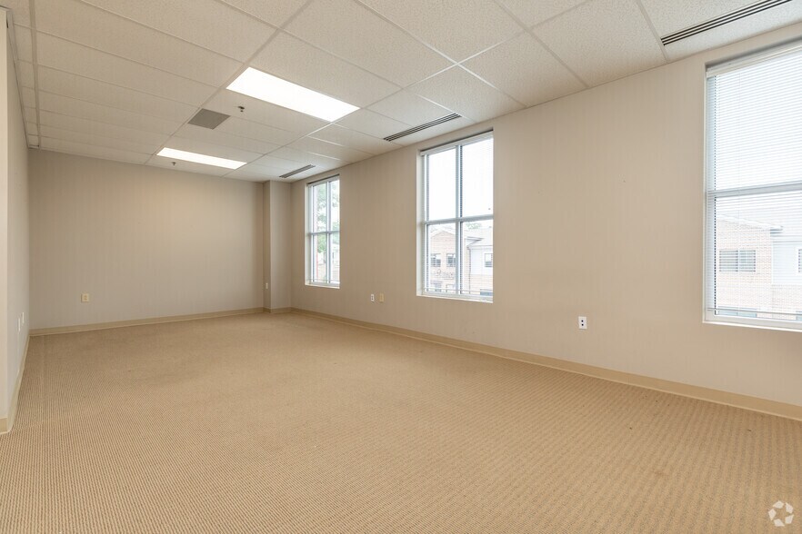 More Photos Of 50101 Governors Dr, Chapel Hill Office For Lease