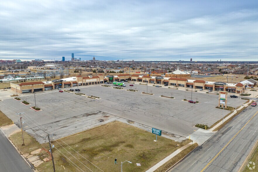 More Photos Of 1104-1148 NE 36th St, Oklahoma City General Retail For Lease