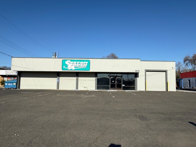 Primary Photo Of 5171 Auburn Blvd, Sacramento Freestanding For Lease