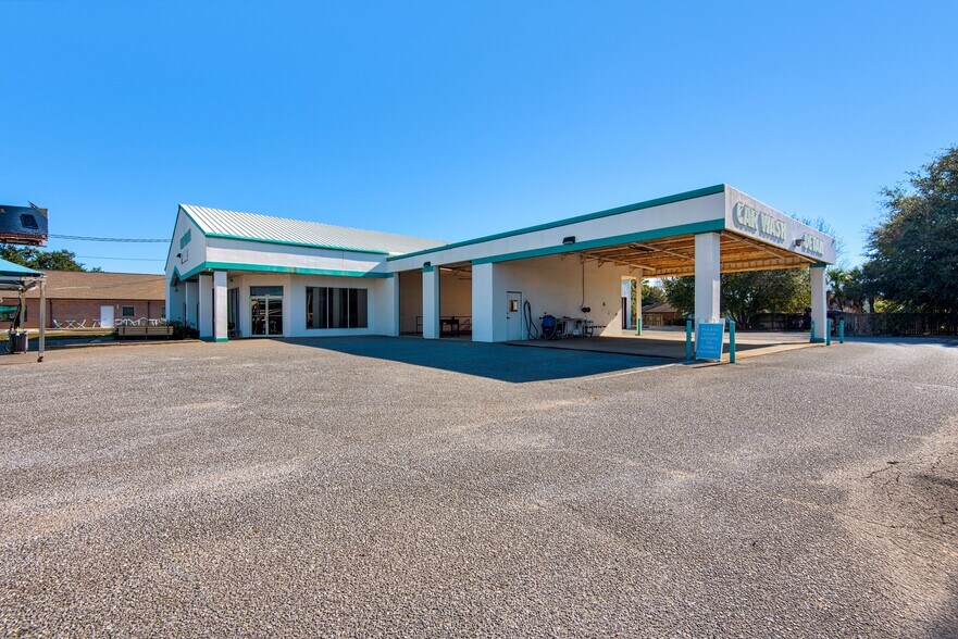 More Photos Of 3061 Gulf Breeze Pky, Gulf Breeze Carwash For Sale