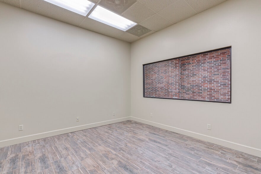 More Photos Of 1312 Texas Ave, Lubbock Office For Sale