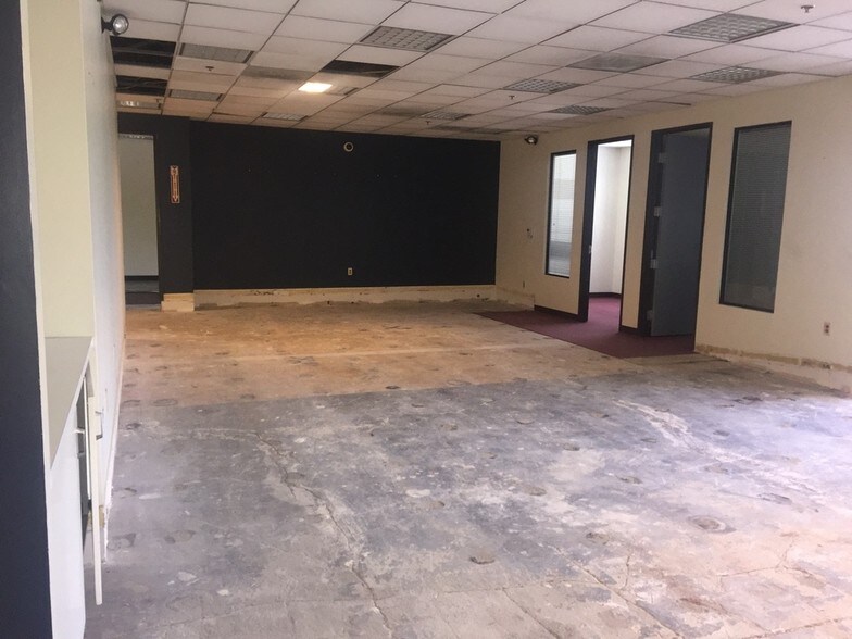 More Photos Of 401 W Lincoln Ave, Anaheim Office For Lease