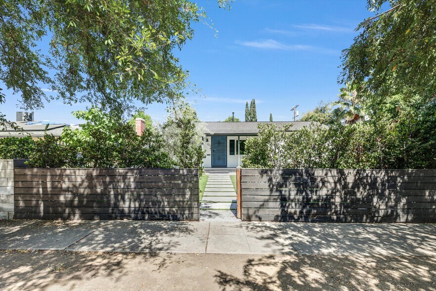 More Photos Of 6512 Coldwater Canyon Ave, Valley Glen Apartments For Sale