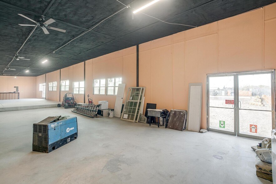 More Photos Of 4920 Tin Top Rd, Weatherford Office For Sale