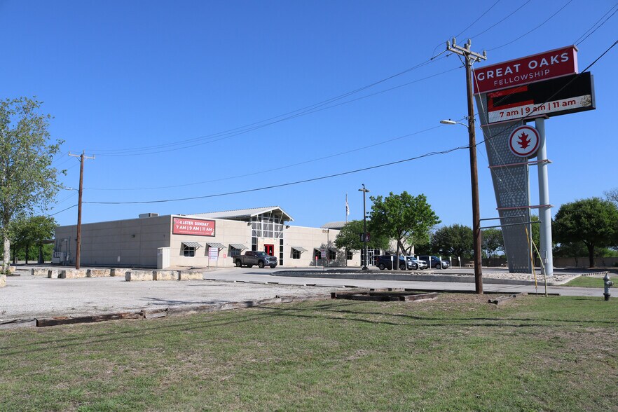 More Photos Of 8531 W Loop 1604 N, San Antonio Office For Sale