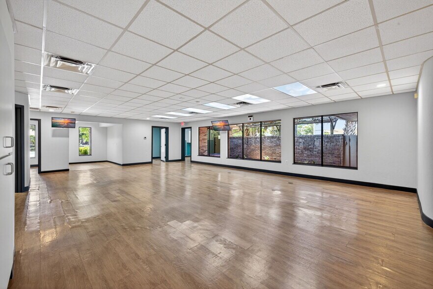 More Photos Of 45 Barkley Cir, Fort Myers Medical For Lease