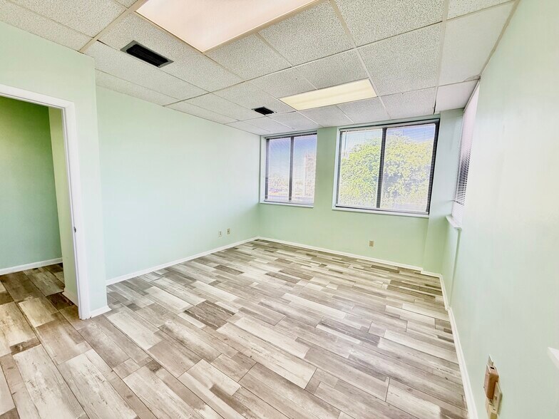 More Photos Of 3949 Evans Ave, Fort Myers Medical For Sale