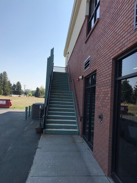 More Photos Of 3544 E 17th St, Ammon General Retail For Lease