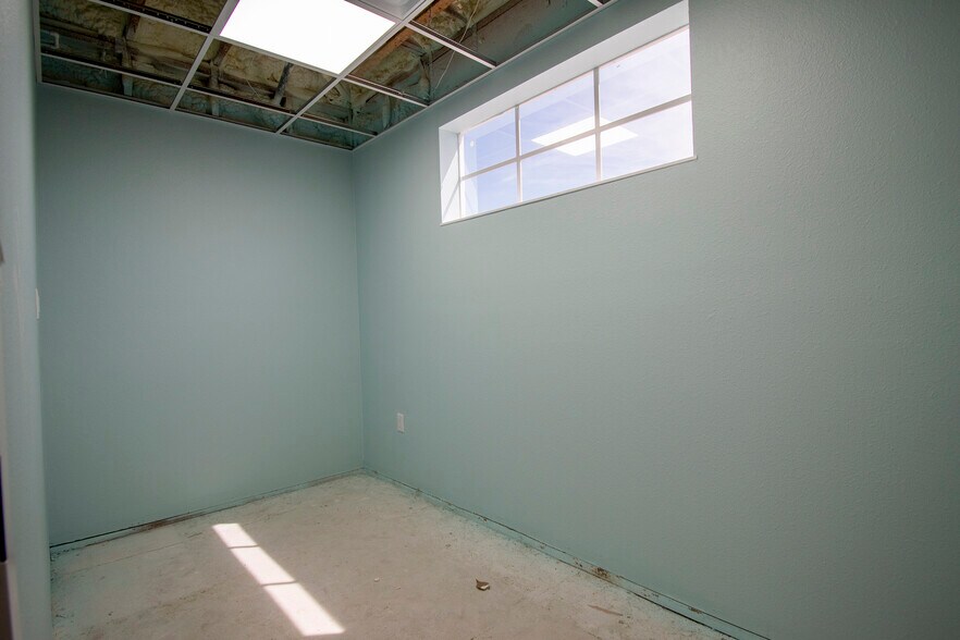 More Photos Of 4535 Tamiami Trl, Port Charlotte Office For Lease