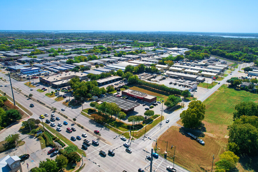 Primary Photo Of 1900 Lakeview Pky, Rowlett Convenience Store For Sale