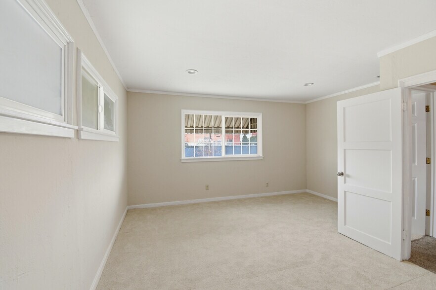 More Photos Of 2809-2815 Macdonald Ave, Richmond Office For Sale